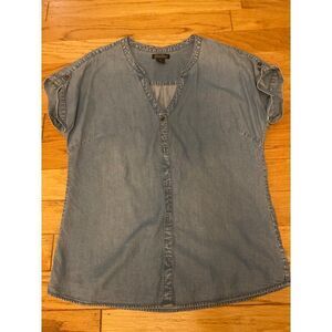 Lucky Brand women's blue denim button down short sleeve blouse size medium